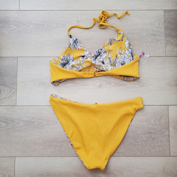 Reversible Swimwear - Picture 4 of 5